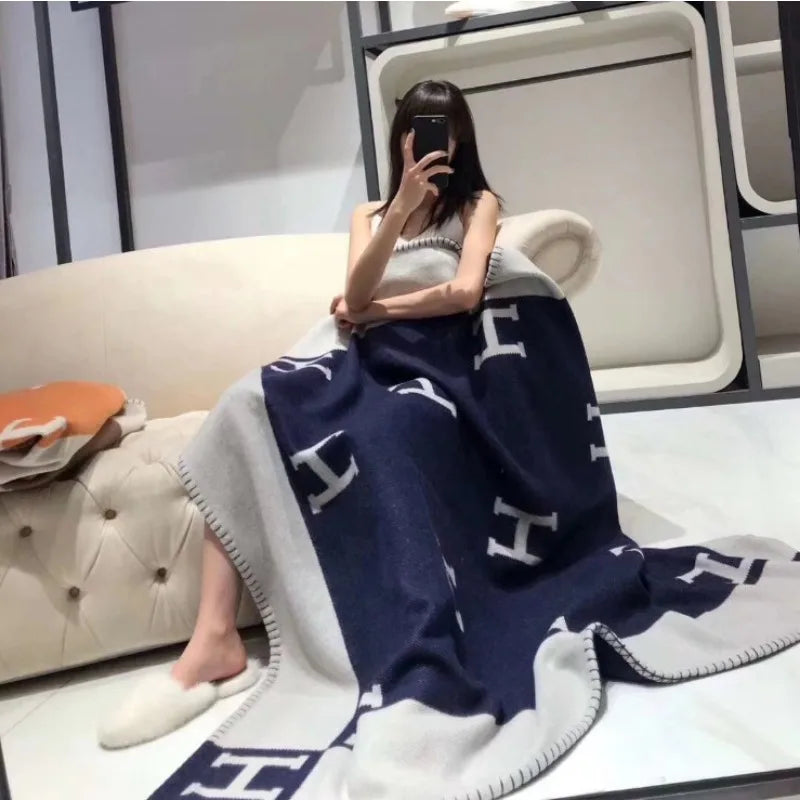 Winter Fleece Blanket Single Air Conditioning Blanket Sofa Blanket Nap Blanket H Letter Aviation Flight Blanket