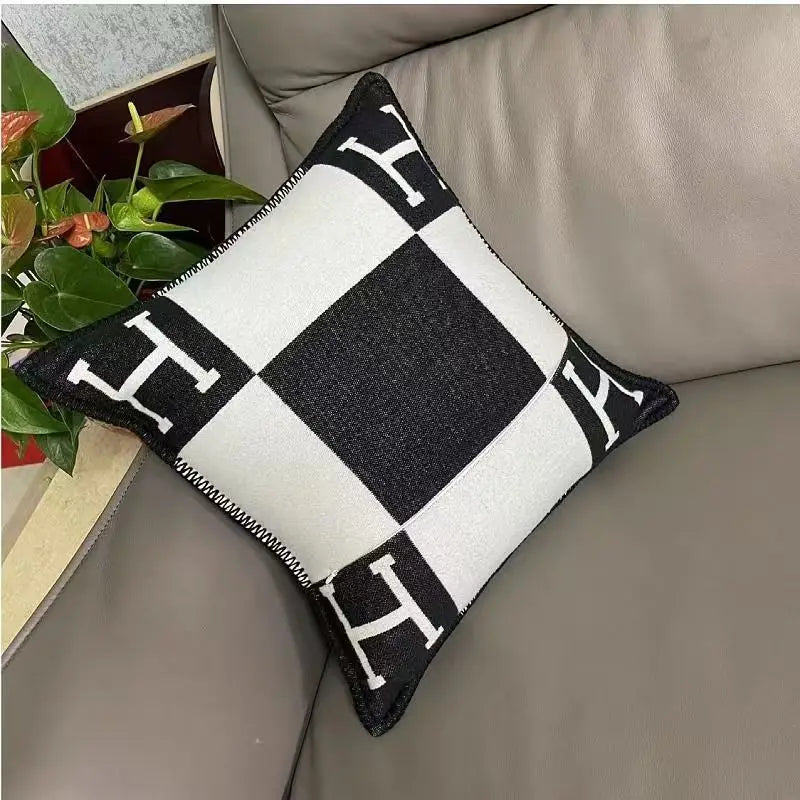 Winter Fleece Blanket Single Air Conditioning Blanket Sofa Blanket Nap Blanket H Letter Aviation Flight Blanket