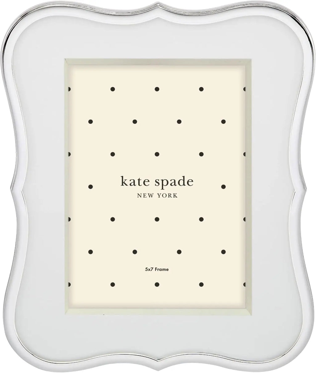 Elegant 5" x 7" Silver Picture Frame with Curved Crown Design, Perfect for Home Decor and Gifts