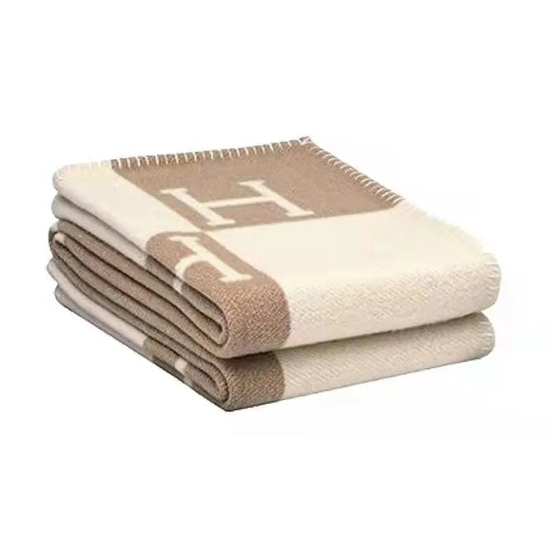 Winter Fleece Blanket Single Air Conditioning Blanket Sofa Blanket Nap Blanket H Letter